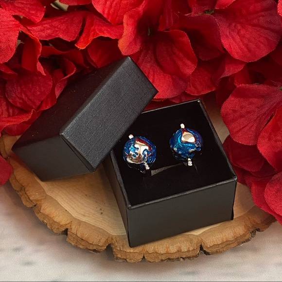 Rotating Blue World Globe Cufflinks - Picture 15 of 16